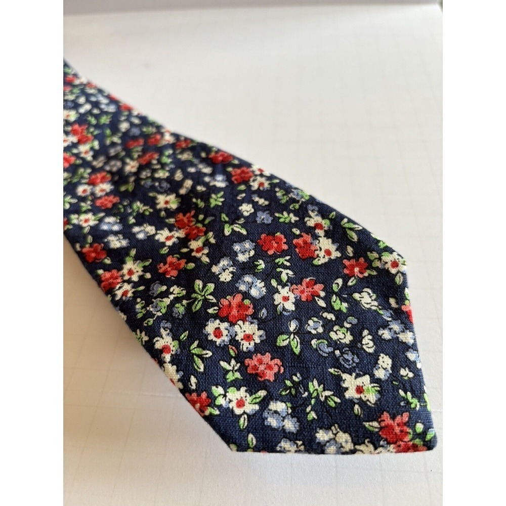 Chaps Tie  Floral Navy Preppy Dapper Stylish Brand New Super Stylish‎ Neck Men's